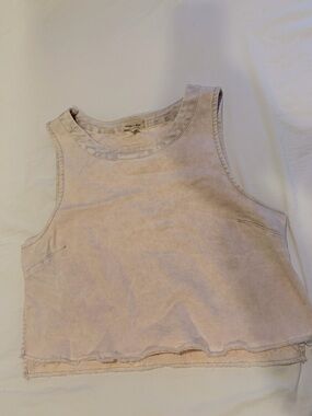silence + noise light pink cropped tank top
